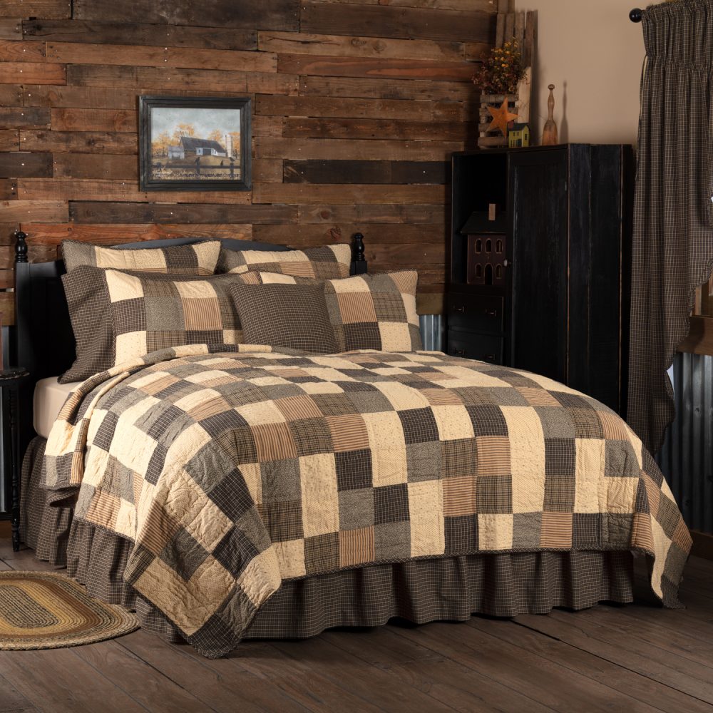 Kettle Grove Queen Quilt 94Wx94L