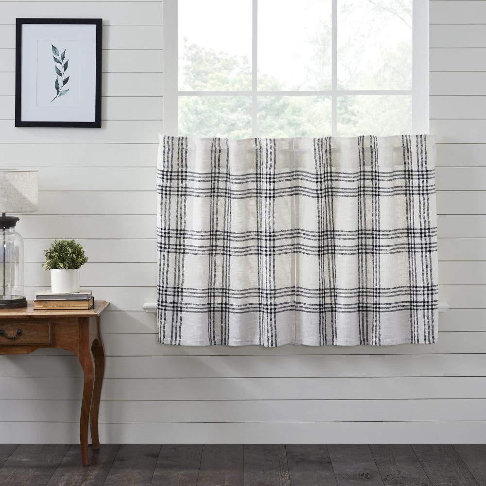 Black Plaid Tier Set of 2 L36xW36