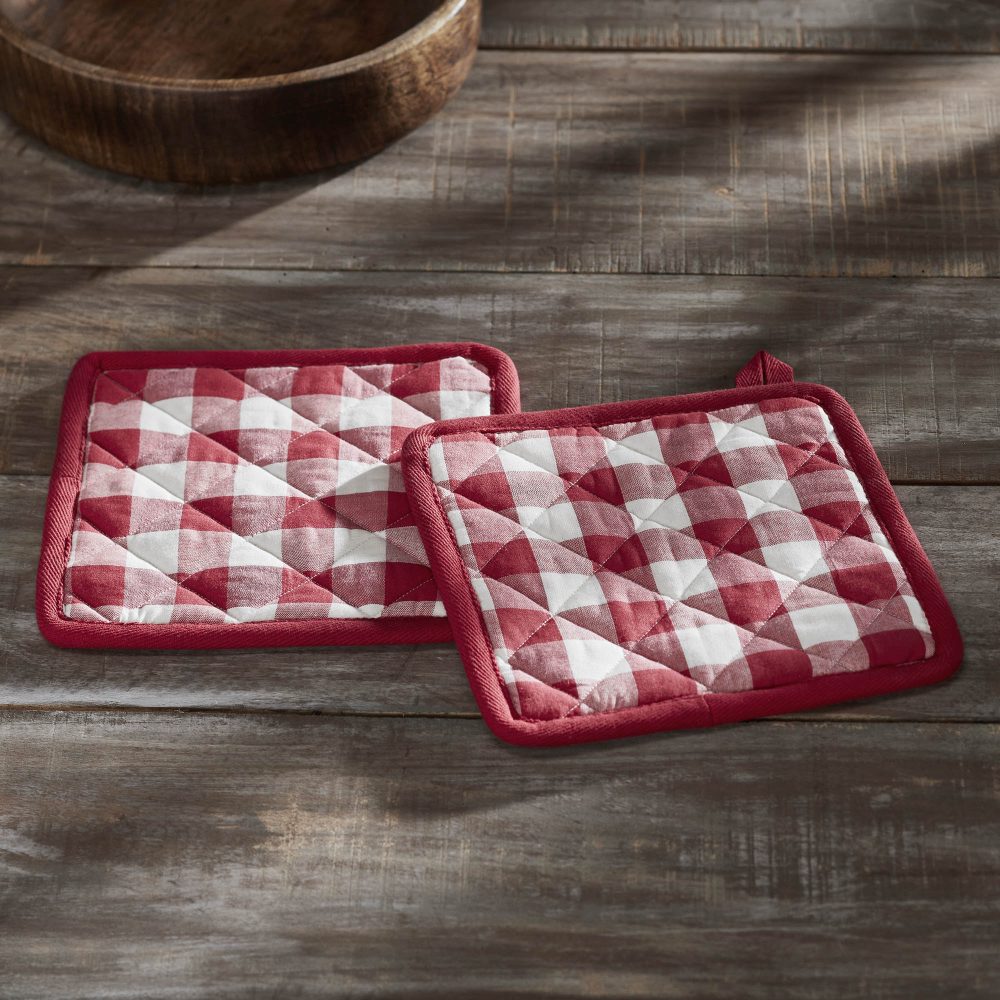 Annie Buffalo Check Red Pot Holder Set of 2 8x8