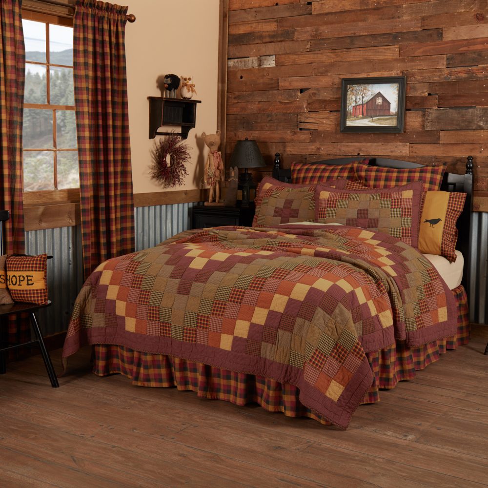 Heritage Farms California King Quilt 130Wx115L