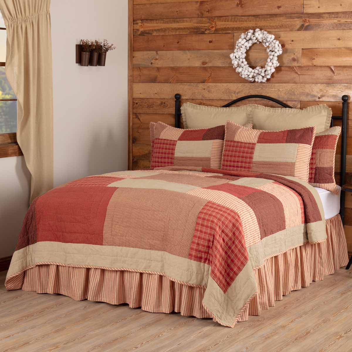 Rory Schoolhouse Red Luxury King Quilt 120Wx105L