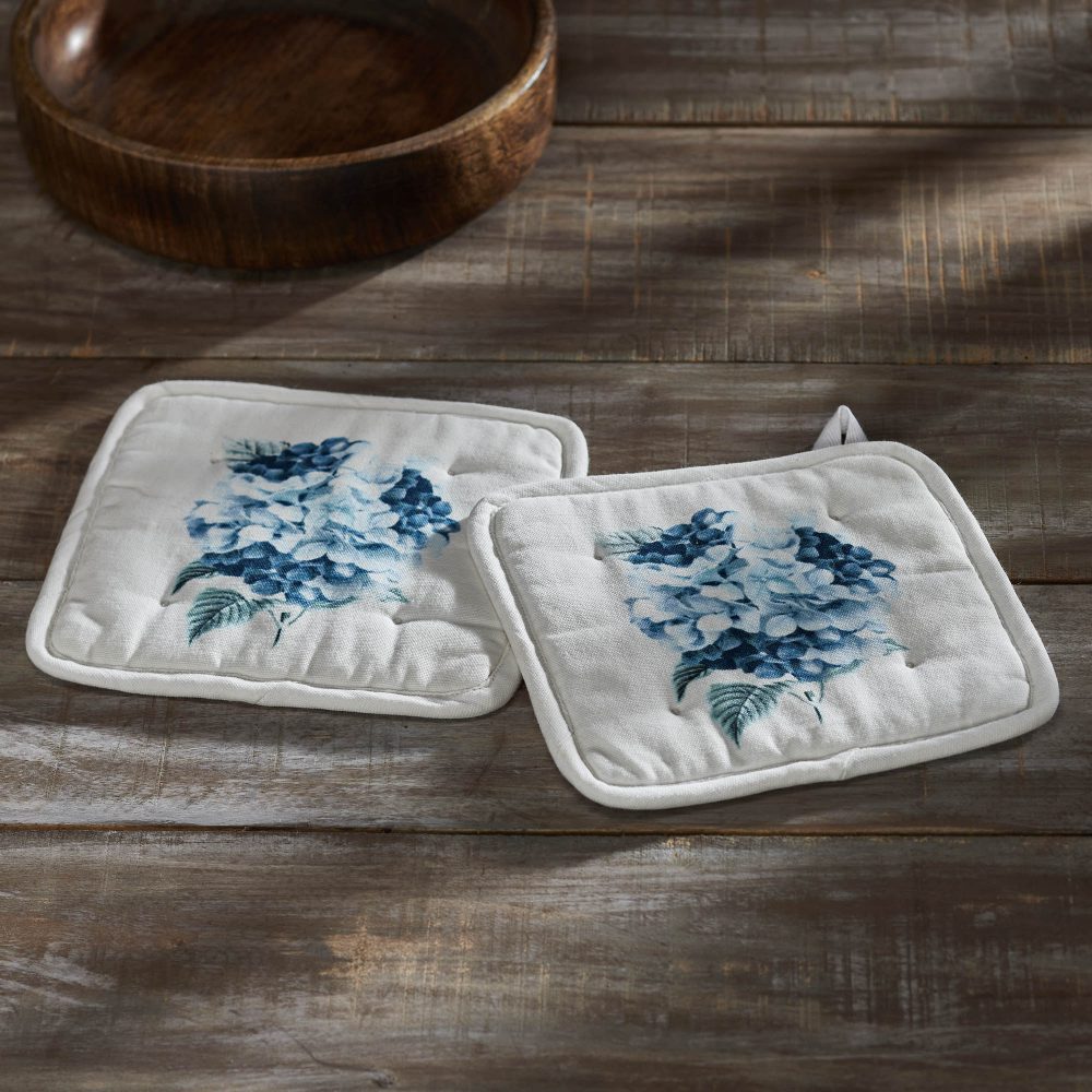 Finders Keepers Hydrangea Pot Holder Set of 2 8x8