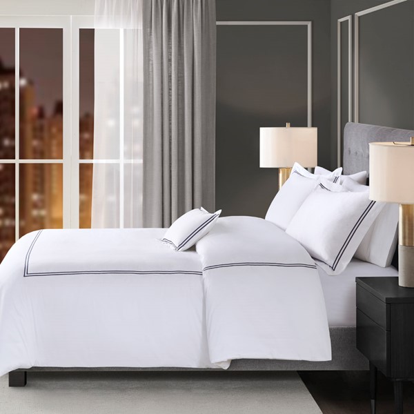 Madison Park Signature 500 Thread Count Luxury Collection 100% Cotton Sateen Embroidered Duvet Cover Set in White/Navy, Full/Queen MPS12-510