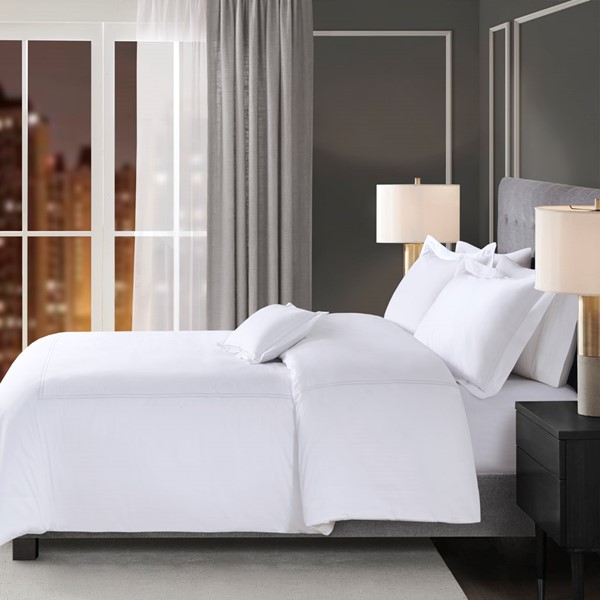 Madison Park Signature 500 Thread Count Luxury Collection 100% Cotton Sateen Embroidered Duvet Cover Set in White/White, King/Cal King MPS12-509