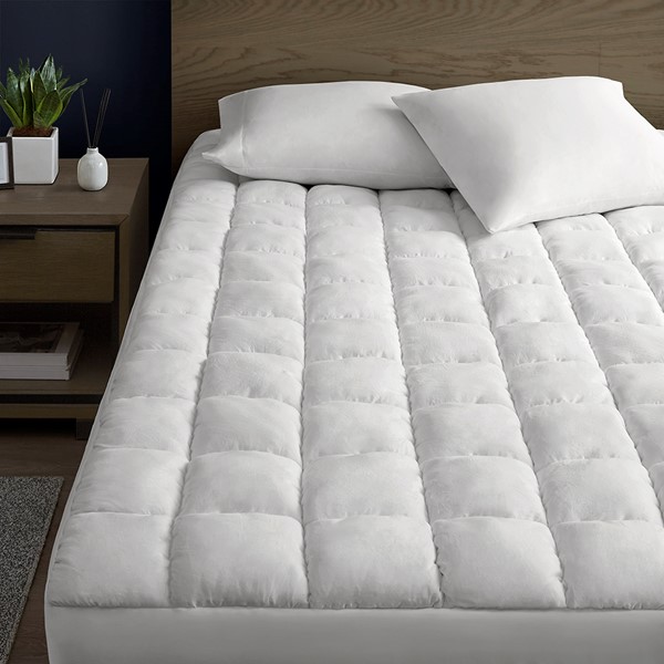 Intelligent Design Dream Puff Overfilled Down Alternative Mattress Pad in White, King ID16-2319