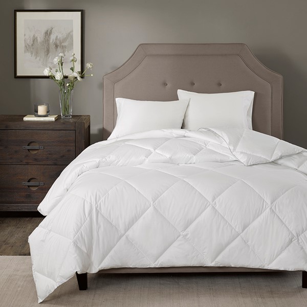 Madison Park Signature 1000 TC Cotton Blend Quilted Down Alt Comforter in White, Full/Queen MPS10-100