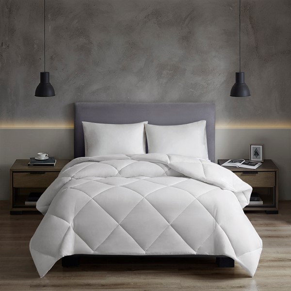 Sleep Philosophy Oversized Down Alt Comforter with HeiQ Smart Temp Treatment in White, Twin/Twin XL BASI10-0581