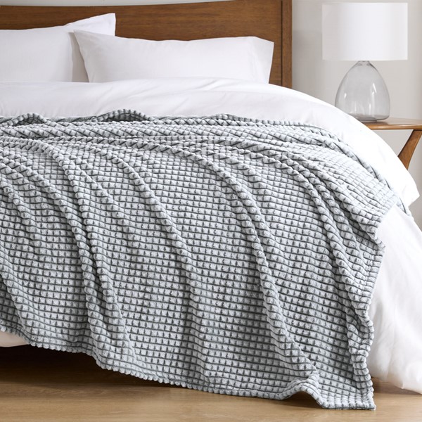 Madison Park Carved Plush Blanket in Grey, Full/Queen MP51-8421