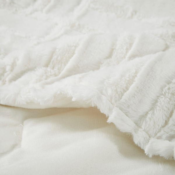 Madison Park Arctic Ultra Plush Down Alternative Throw in Ivory, 50x60" BASI50-0413