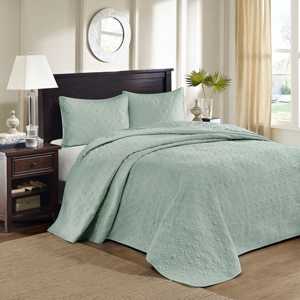 Madison Park Quebec Reversible Bedspread Set in Seafoam, Full MP13-6445