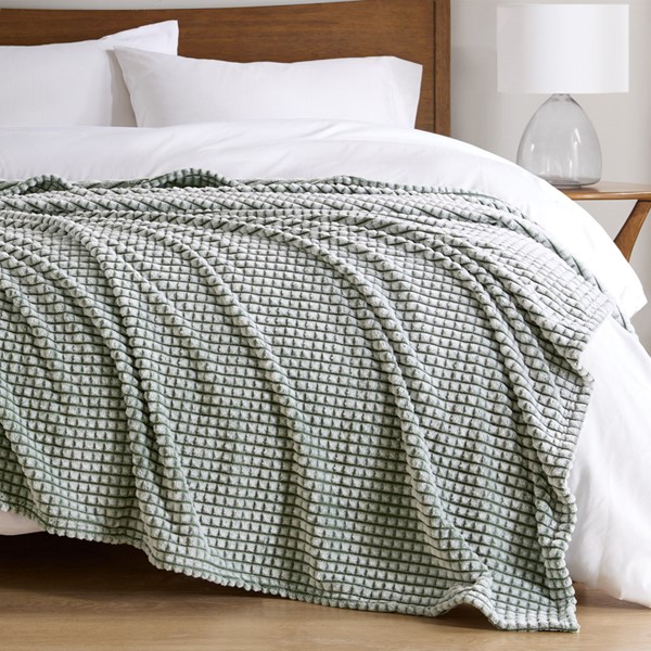 Madison Park Carved Plush Blanket in Green, Full/Queen MP51-8418