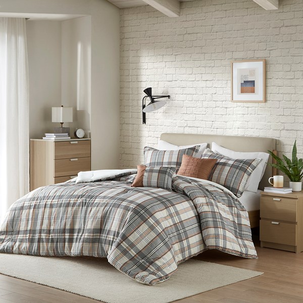 Intelligent Design Blake Plaid Comforter Set in Tan/Gray, Full/Queen ID10-2333