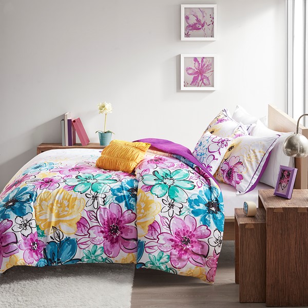 Intelligent Design Olivia Floral Comforter Set in Blue, King/Cal King ID10-239