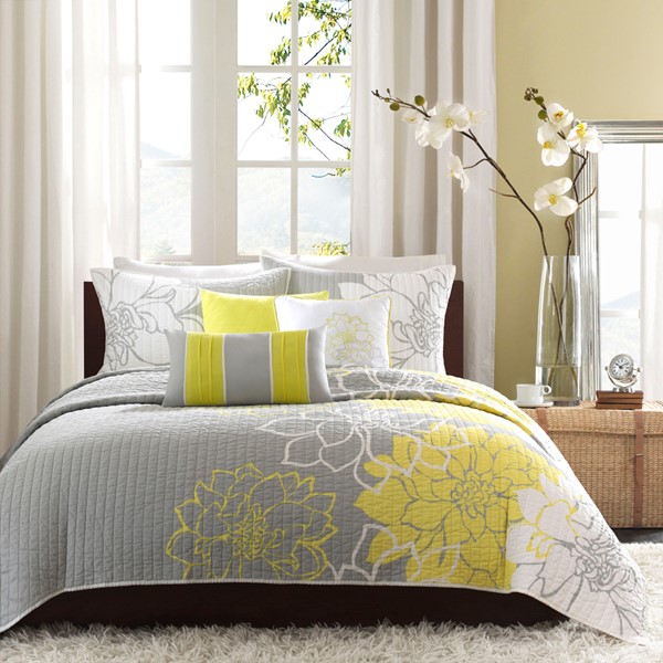 Madison Park Lola 6 Piece Printed Cotton Quilt Set with Throw Pillows in Taupe Grey/Yellow, Full/Queen MP13-325