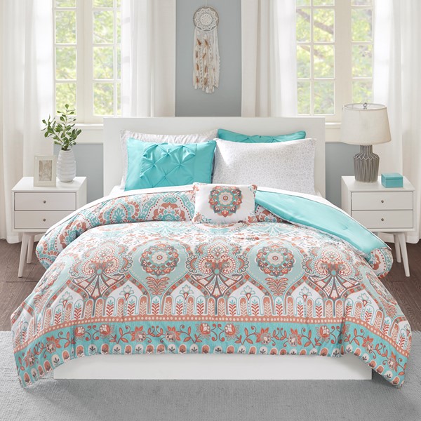 Intelligent Design Vinnie Boho Comforter Set with Bed Sheets in Aqua, Queen ID10-1563