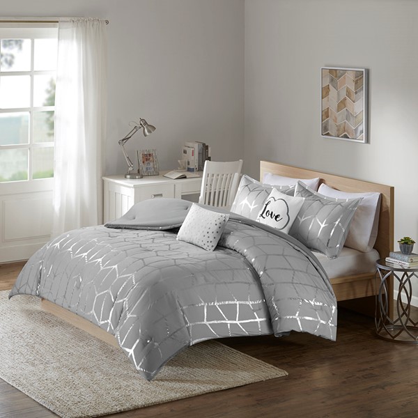 Intelligent Design Raina Metallic Printed Comforter Set in Grey/Silver, King/Cal King ID10-1245