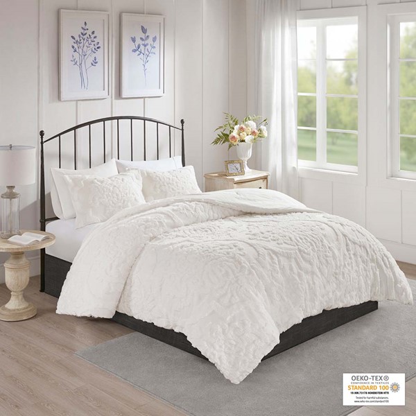 Madison Park Viola 3 Piece Tufted Cotton Chenille Damask Comforter Set in Off-White, King/Cal King MP10-6016