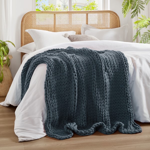 Madison Park Chunky Double Knit Handmade Throw Blanket in Indigo, 50x60" MP50-7316