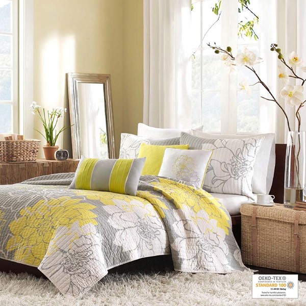 Madison Park Lola 6 Piece Printed Cotton Quilt Set with Throw Pillows in Taupe Grey/Yellow, Full/Queen MP13-325