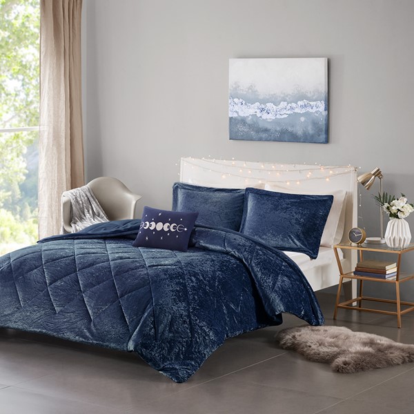 Intelligent Design Felicia Velvet Comforter Set with Throw Pillow in Navy, Twin/Twin XL ID10-1660