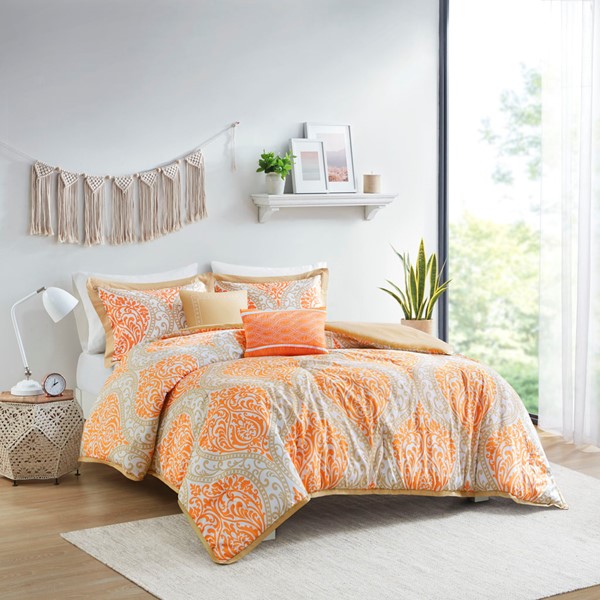 Intelligent Design Senna Comforter Set in Orange, King/Cal King ID10-237