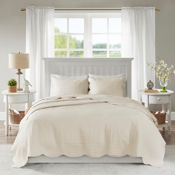 Madison Park Tuscany 3 Piece Reversible Scalloped Edge Quilt Set in Cream, Full/Queen MP13-1035