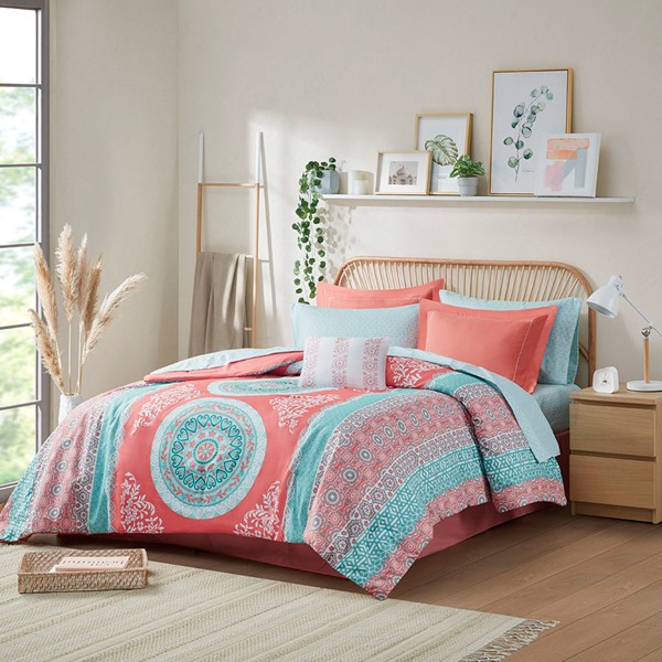 Intelligent Design Loretta Boho Comforter Set with Bed Sheets in Coral, Twin ID10-1216