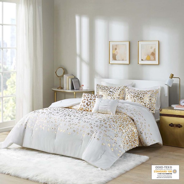 Intelligent Design Lillie Metallic Animal Printed Comforter Set in Ivory/Gold, Twin/Twin XL ID10-1866