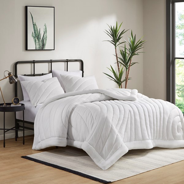 Urban Habitat Juniper Poly Jersey Puffy Comforter Set in White, King/Cal King UH10-2517