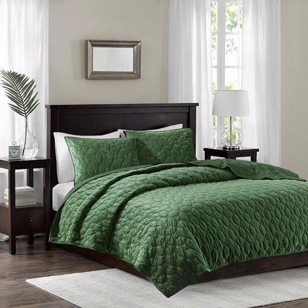 Madison Park Harper 3 Piece Velvet Quilt Set in Green, King/Cal King MP13-6467