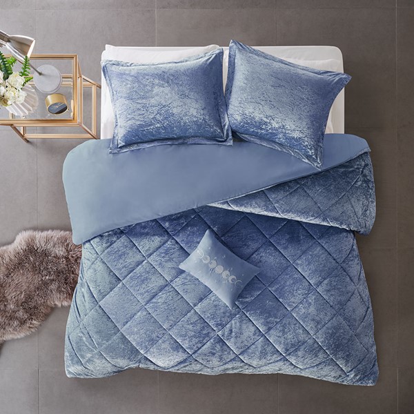 Intelligent Design Felicia Velvet Duvet Cover Set with Throw Pillow in Blue, King/Cal King ID12-2161