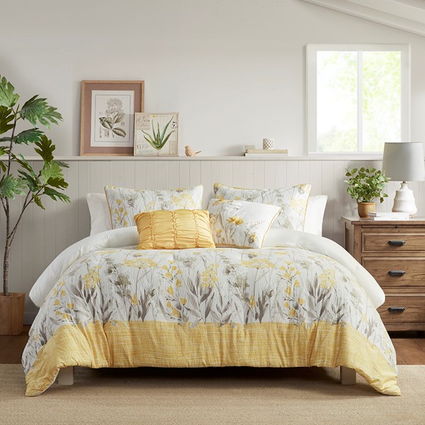 Madison Park Prairie 5 Piece Seersucker Comforter Set with Throw Pillows in Yellow, Full/Queen MP10-8359