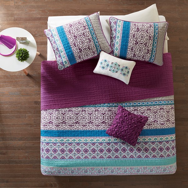 Intelligent Design Joni Reversible Quilt Set with Throw Pillows in Purple, Twin/Twin XL ID13-1100