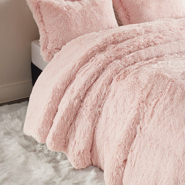 Intelligent Design Malea Shaggy Fur Duvet Cover Set in Blush, Full/Queen ID12-1930