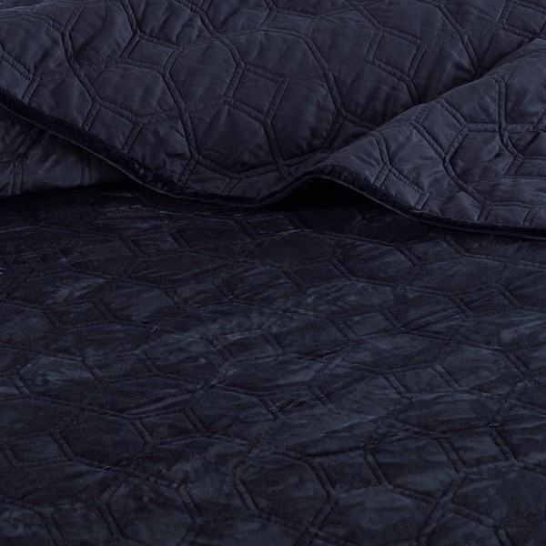 Madison Park Harper 3 Piece Velvet Quilt Set in Navy, King/Cal King MP13-3304