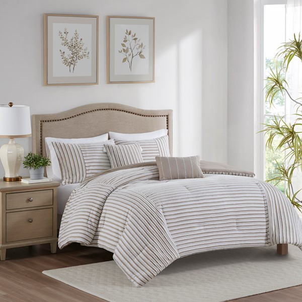 Madison Park Taylor 5 Piece Clipped Jacquard Comforter Set with Throw Pillows in Natural, King/Cal King MP10-8200