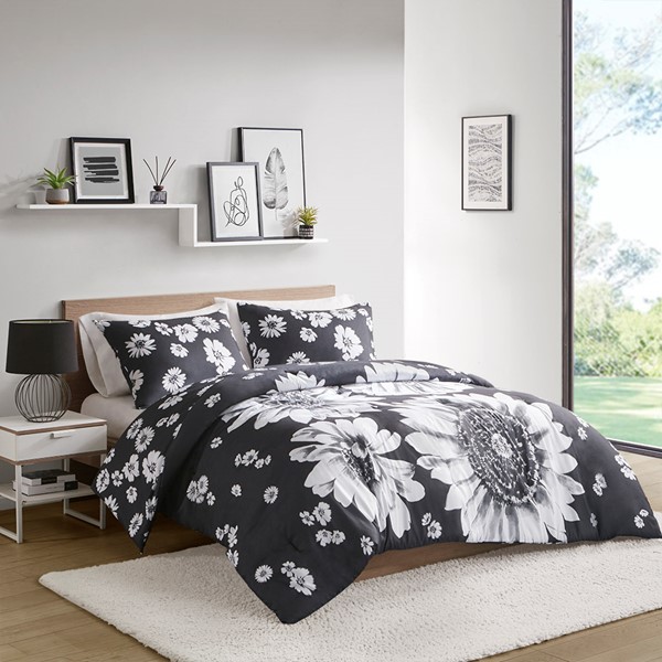 Intelligent Design Maude Floral Reversible Comforter Set in Black/White, Full/Queen ID10-2229