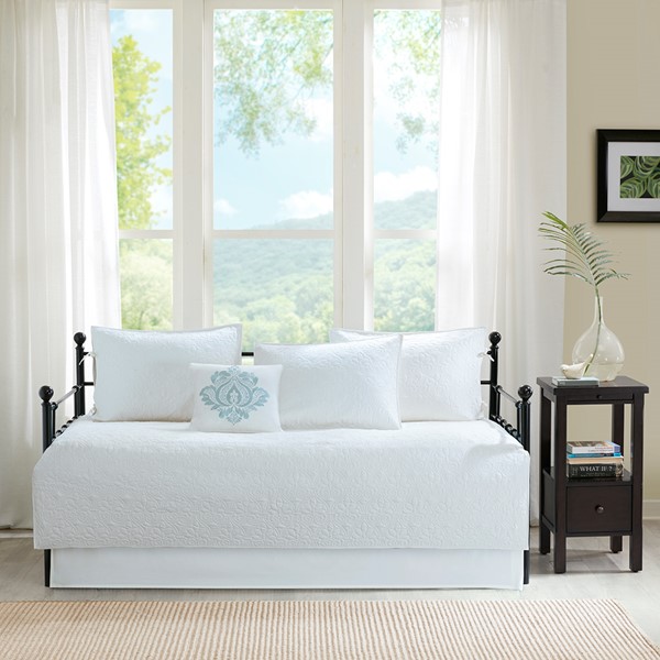 Madison Park Quebec 6 Piece Reversible Daybed Cover Set in White, Daybed MP13-3980