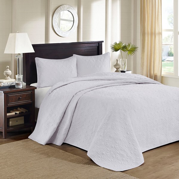 Madison Park Quebec Reversible Bedspread Set in White, Queen MP13-1569