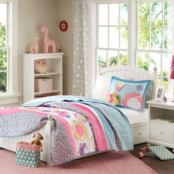 Mi Zone Kids Crazy Daisy Reversible Quilt Set with Throw Pillow, Full/Queen MZK80-043