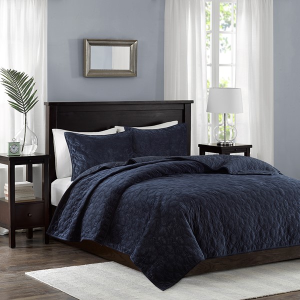 Madison Park Harper 3 Piece Velvet Quilt Set in Navy, King/Cal King MP13-3304