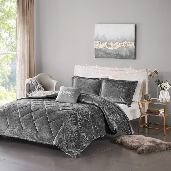 Intelligent Design Felicia Velvet Comforter Set with Throw Pillow in Grey, Full/Queen ID10-1792