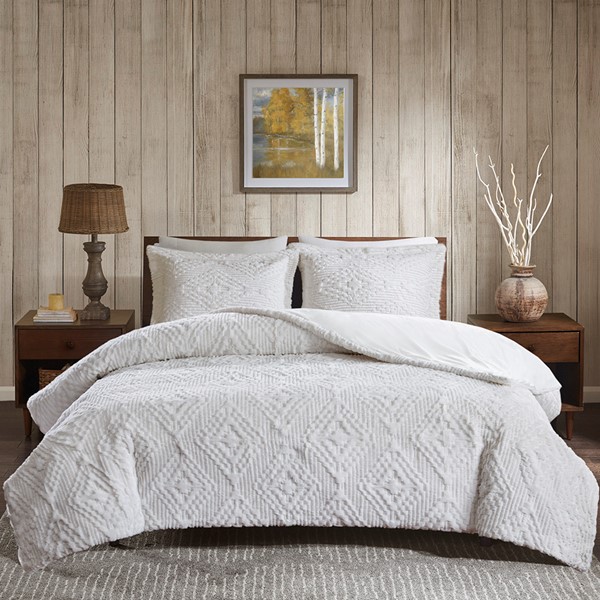 Woolrich Teton Embroidered Plush Quilt Set in Ivory, King/Cal King WR13-2058