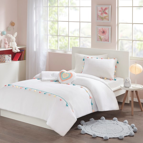 Mi Zone Kids Tessa Tassel Comforter Set with Heart Shaped Throw Pillow in White, Full/Queen MZK10-169