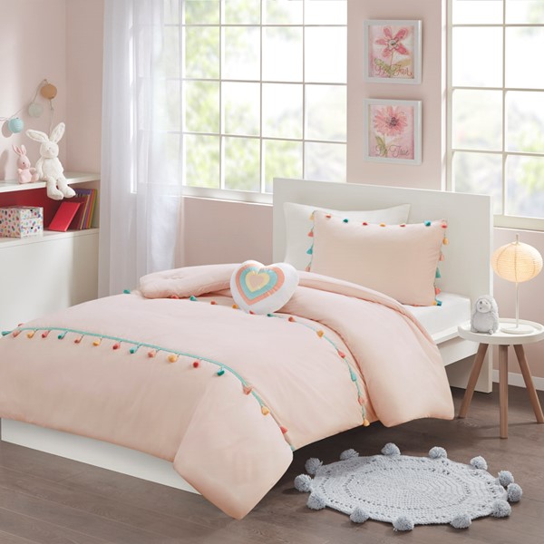 Mi Zone Kids Tessa Tassel Comforter Set with Heart Shaped Throw Pillow in Blush, Full/Queen MZK10-262