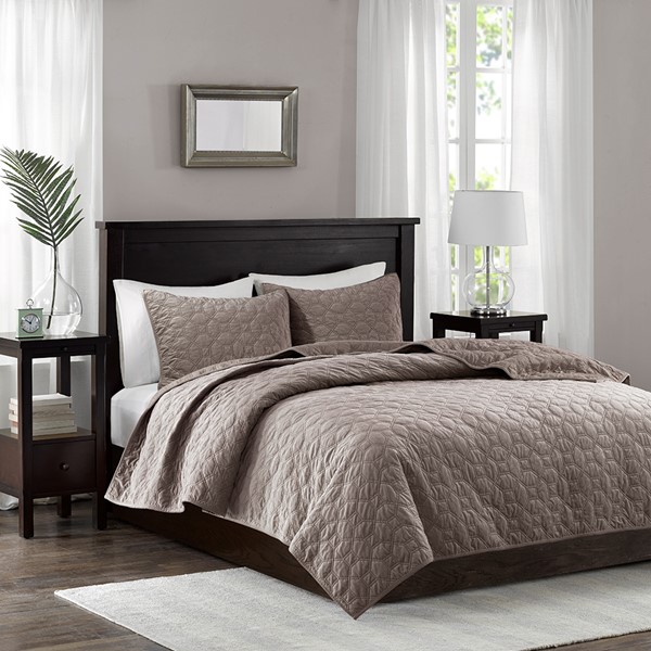 Madison Park Harper 3 Piece Velvet Quilt Set in Taupe, Full/Queen MP13-3305