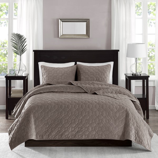 Madison Park Harper 3 Piece Velvet Quilt Set in Taupe, Full/Queen MP13-3305