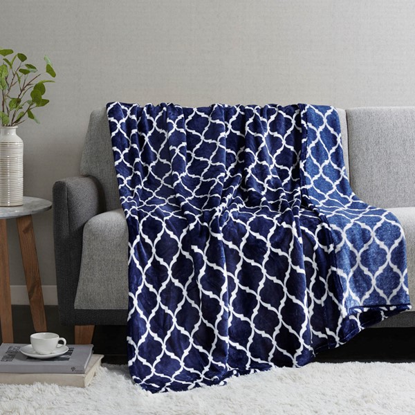 Madison Park Oversized Ogee Throw in Navy, 60x70" MP50-1731