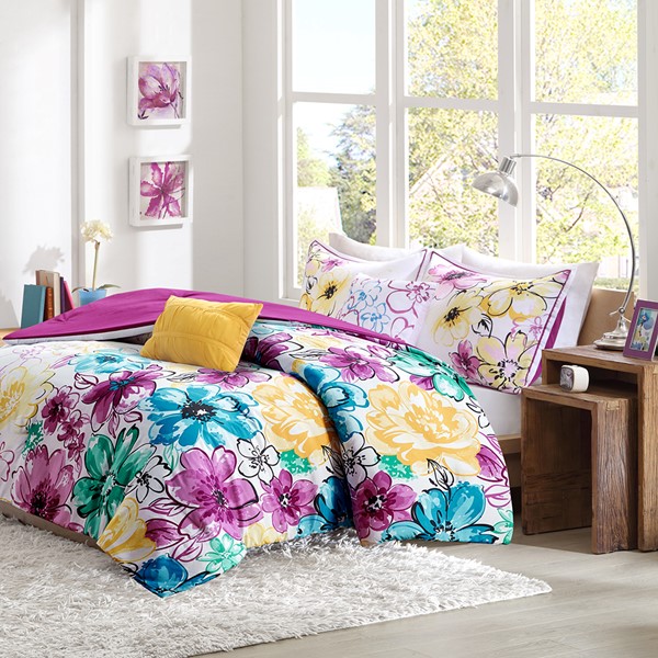 Intelligent Design Olivia Floral Comforter Set in Blue, King/Cal King ID10-239