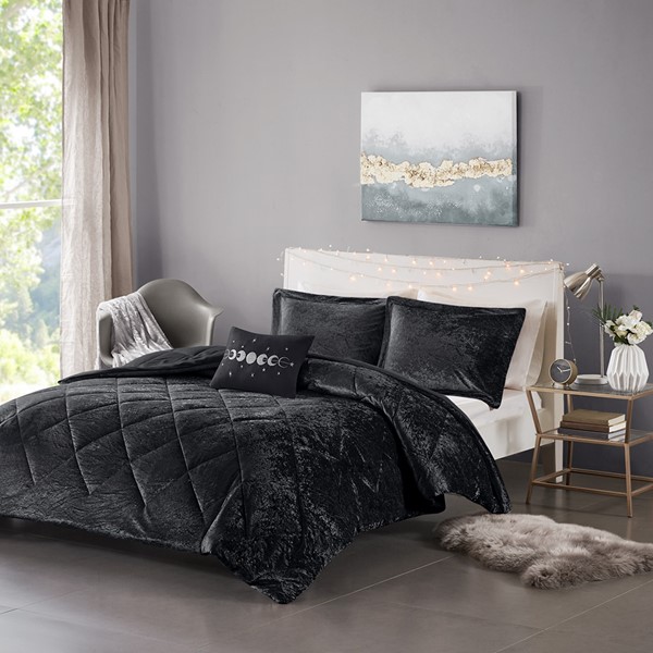 Intelligent Design Felicia Velvet Comforter Set with Throw Pillow in Black, Twin/Twin XL ID10-1942